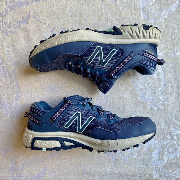 New Balance Womans Trail Running Shoes - Picture 10 of 14